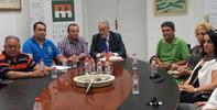 Reunión con vecinos de Canena (Jaén) Reunión con vecinos de Canena (Jaén)
