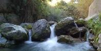 Le preguntamos al Ayuntamiento de Armilla por la acumulación de basura en el margen del río Monachil 