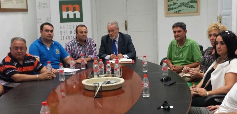 Reunión con vecinos de Canena (Jaén) Reunión con vecinos de Canena (Jaén)
