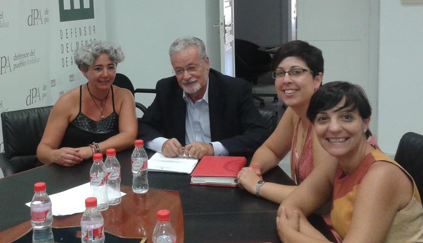 Reunión barrio Palma-Palmilla (Málaga) con el Defensor Reunión barrio Palma-Palmilla (Málaga) con el Defensor
