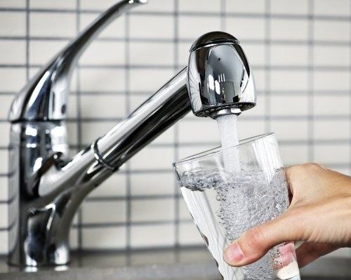 Queremos que las tarifas de agua se fijen de acuerdo al número de personas que habitan en la vivienda Queremos que las tarifas de agua se fijen de acuerdo al número de personas que habitan en la vivienda