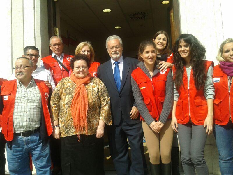 VISITA DEL DEFENSOR DEL PUEBLO ANDALUZ A LA SEDE DE CRUZ ROJA SEVILLA