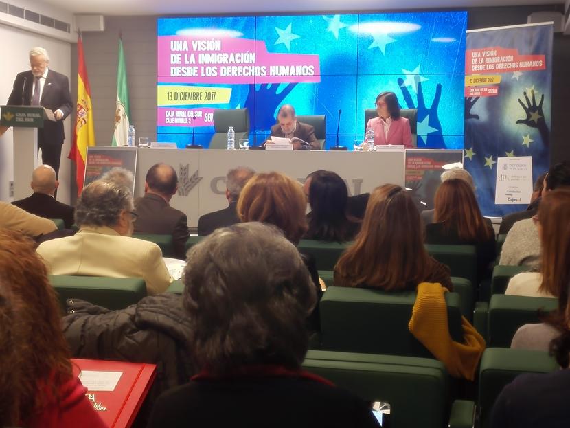 El Defensor del Pueblo andaluz lamenta la falta de respuestas de las instituciones ante el desafío de la inmigración