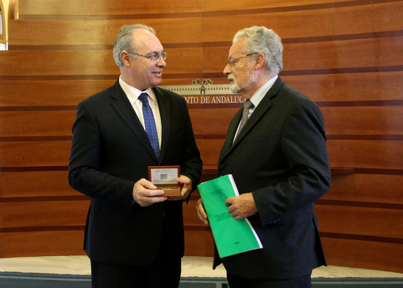 El Defensor del Pueblo andaluz reclama la derogación del programa de solidaridad por "obsoleto" y su sustitución por otro El Defensor del Pueblo andaluz reclama la derogación del programa de solidaridad por "obsoleto" y su sustitución por otro