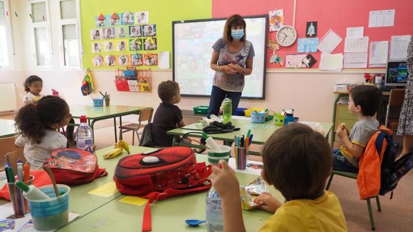 El Defensor del Menor de Andalucía exige a las Administraciones una vuelta a las aulas "segura y responsable" para garantizar el Derecho a la Educación